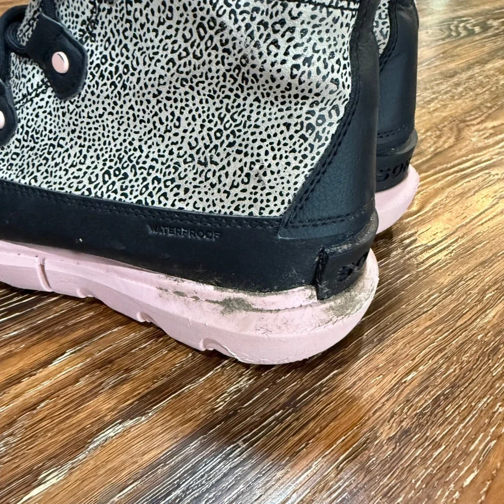 Sorel Kinetic Sport Waterproof Winter Boots Black Pink Animal Print NY4897-191 5